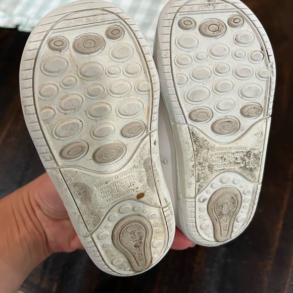 Life Stride White Walking Shoes - Picture 3 of 4